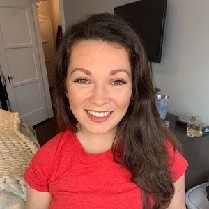 Meet your Posher, Caroline